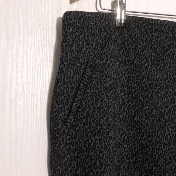 Chico’s Pants Womens XL 16 Gray Fabulously Slimming Pull On Ankle Animal Print - Picture 5 of 11